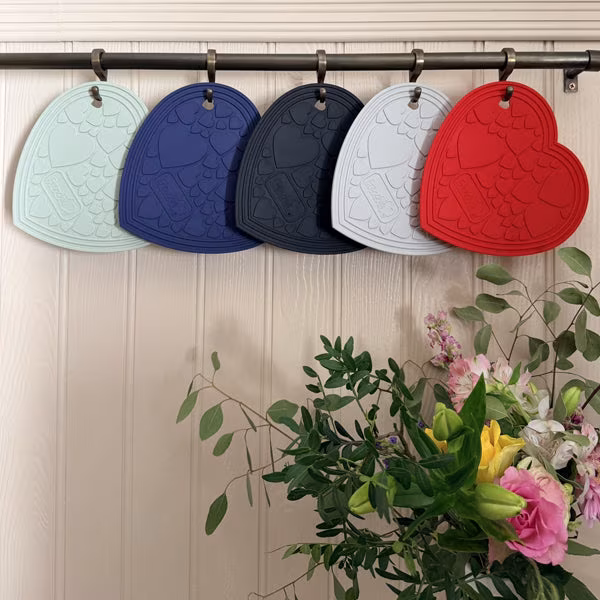 Heat Resistant Silicone Mat - Frenchic Heart Red - Image 3